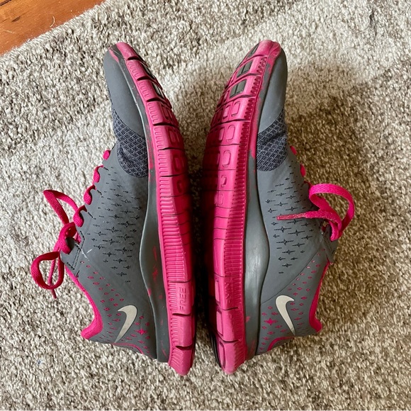 Nike free 4.0 v2 smoking gray grey pink running sneakers - Picture 3 of 8
